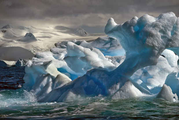 poster for "Icebergs and Glaciers" Exhibition