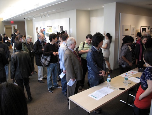  More than 20 people waiting to buy art at 5pm. 
Photo: Yu Kanbayashi